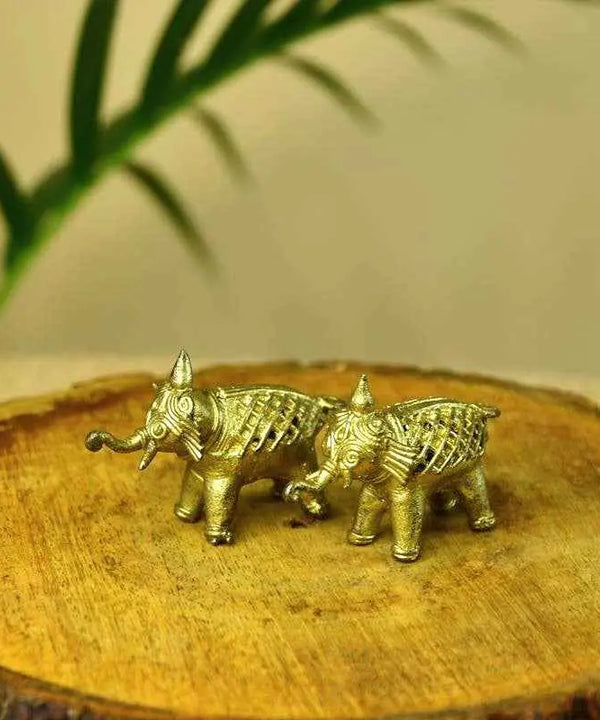 Handcrafted Brass Dhokra Elephant Tabletop Decor: Artisan Elegance for Home. — image 5