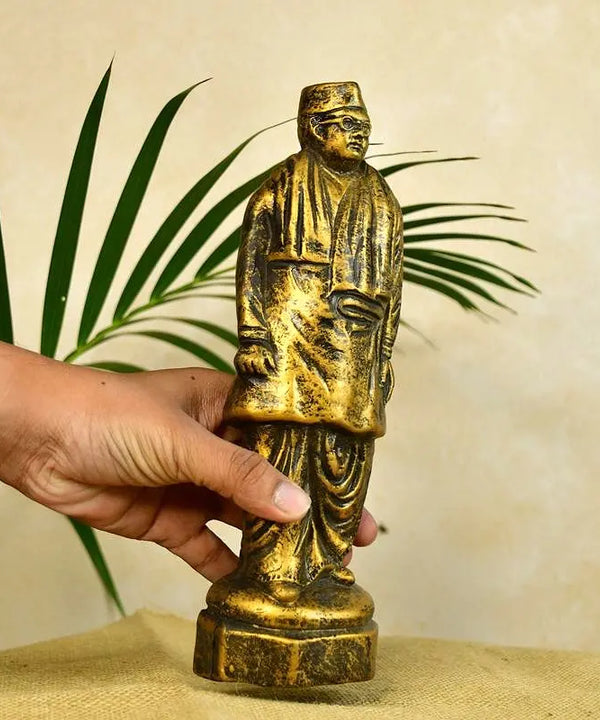 Terracotta Netaji Statue: Artisan-Made Tabletop Decor Masterpiece — image 5