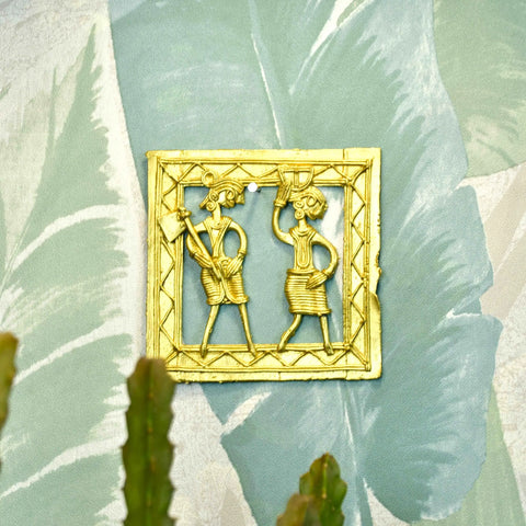 Dokra Squareplate: Artisan Brass Tabletop Elegance