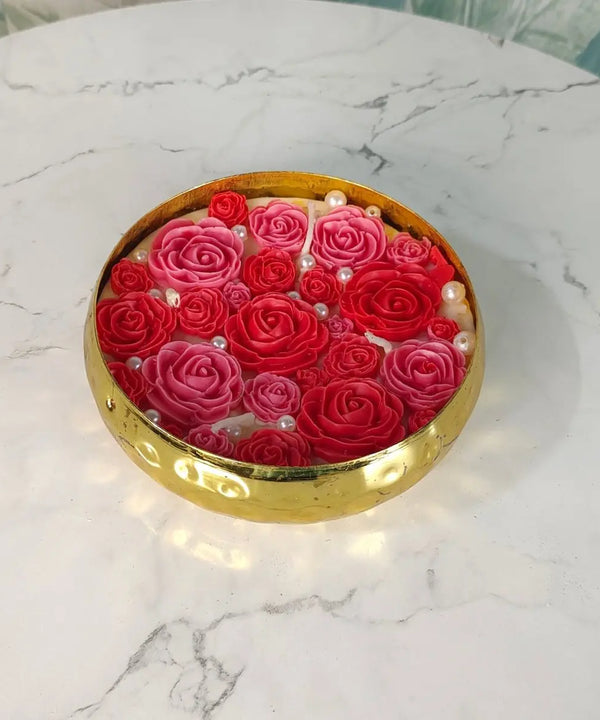 Large Soy Wax Candle in Metal Pot with Small Red Roses – 12 cm Red Décor Gift — main view