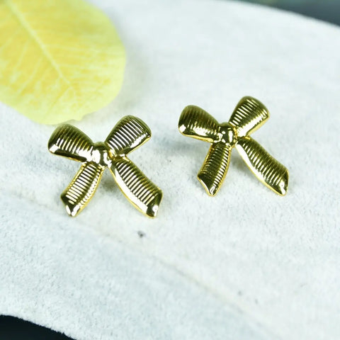 Sowpeace Floral Stripe Gold Stainless Steel Earrings | Stylish One‑Size Lightweight Jewelry for Women & Daily Wear