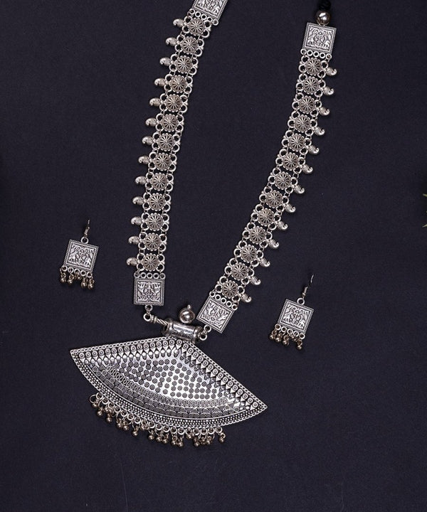 Sowpeace German Silver Necklace: Triangular Flower & Circular Design — image 4