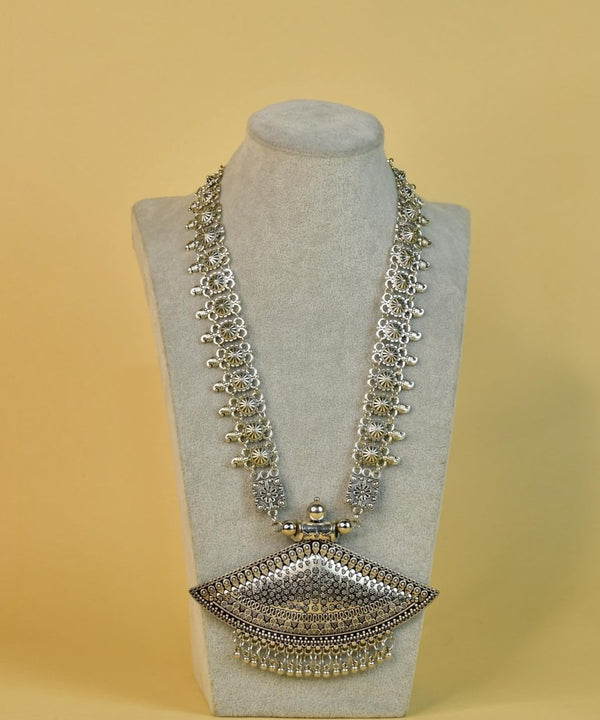 Sowpeace German Silver Necklace: Triangular Flower & Circular Design — image 5