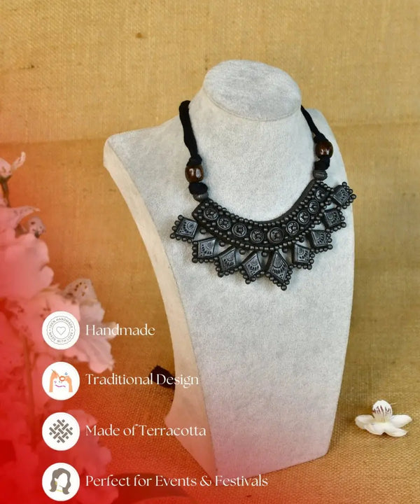 Sowpeace Handcrafted Terracotta Choker: Black with Kite Patterns — image 4