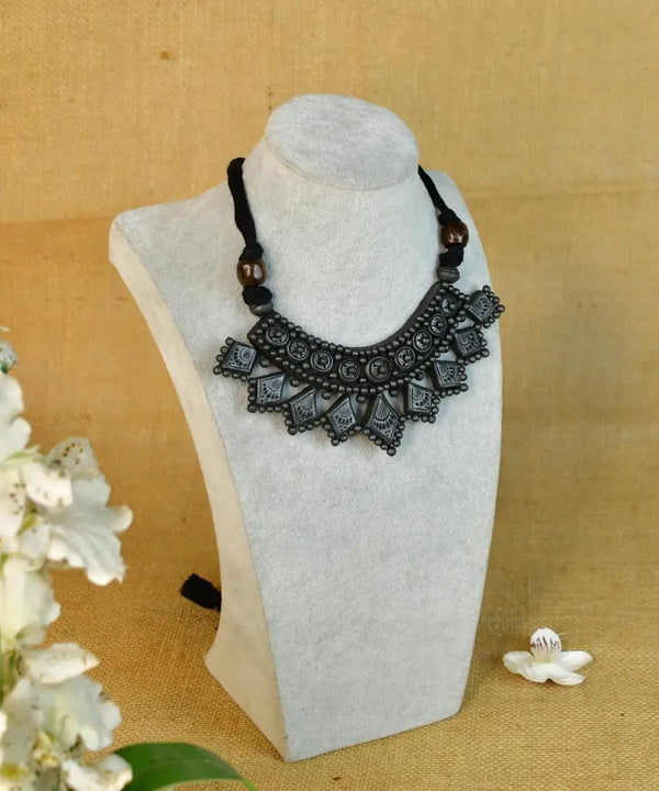 Sowpeace Handcrafted Terracotta Choker: Black with Kite Patterns — image 2