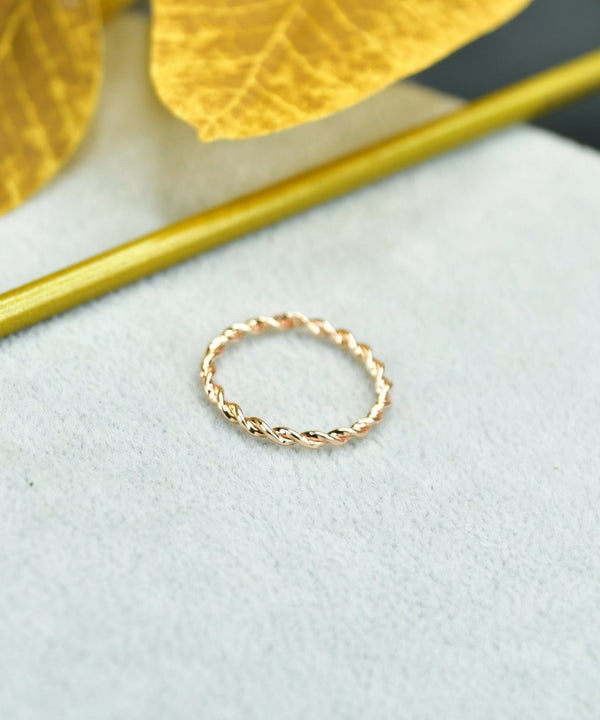 Sowpeace Rose Gold Twisted Metal Ring Stainless Steel | Stylish One‑Size Adjustable Jewelry for Women & Men — main view