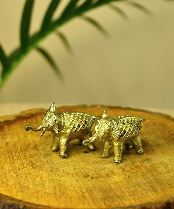 Handcrafted Brass Dhokra Elephant Tabletop Decor: Artisan Elegance for Home. — image 5