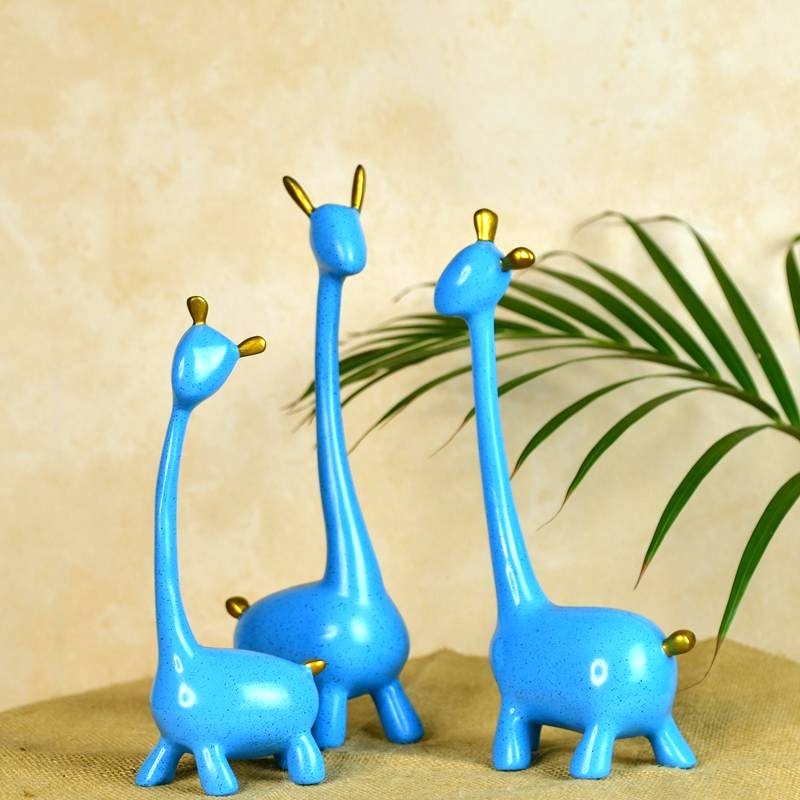 Sowpeace Resin Giraffe Family – view 5