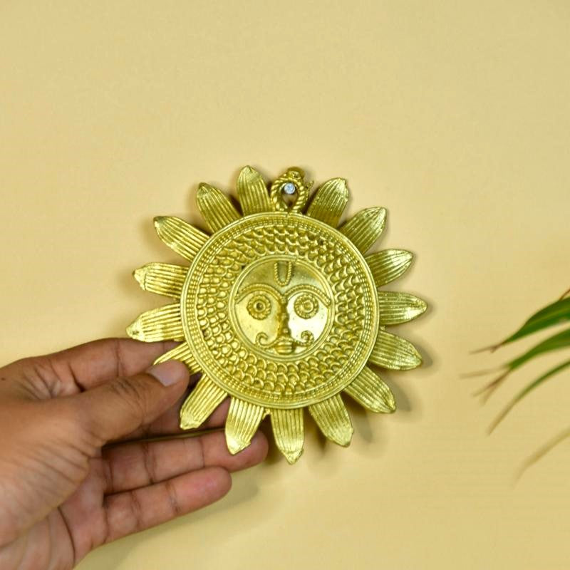 Dhokra Sunplate: Artisan Brass Tabletop Elegance for Home Decor