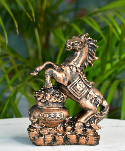 Sowpeace Resin Coin Horse Holder