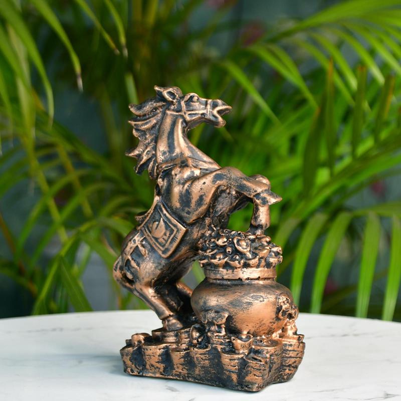 Sowpeace Resin Coin Horse Holder