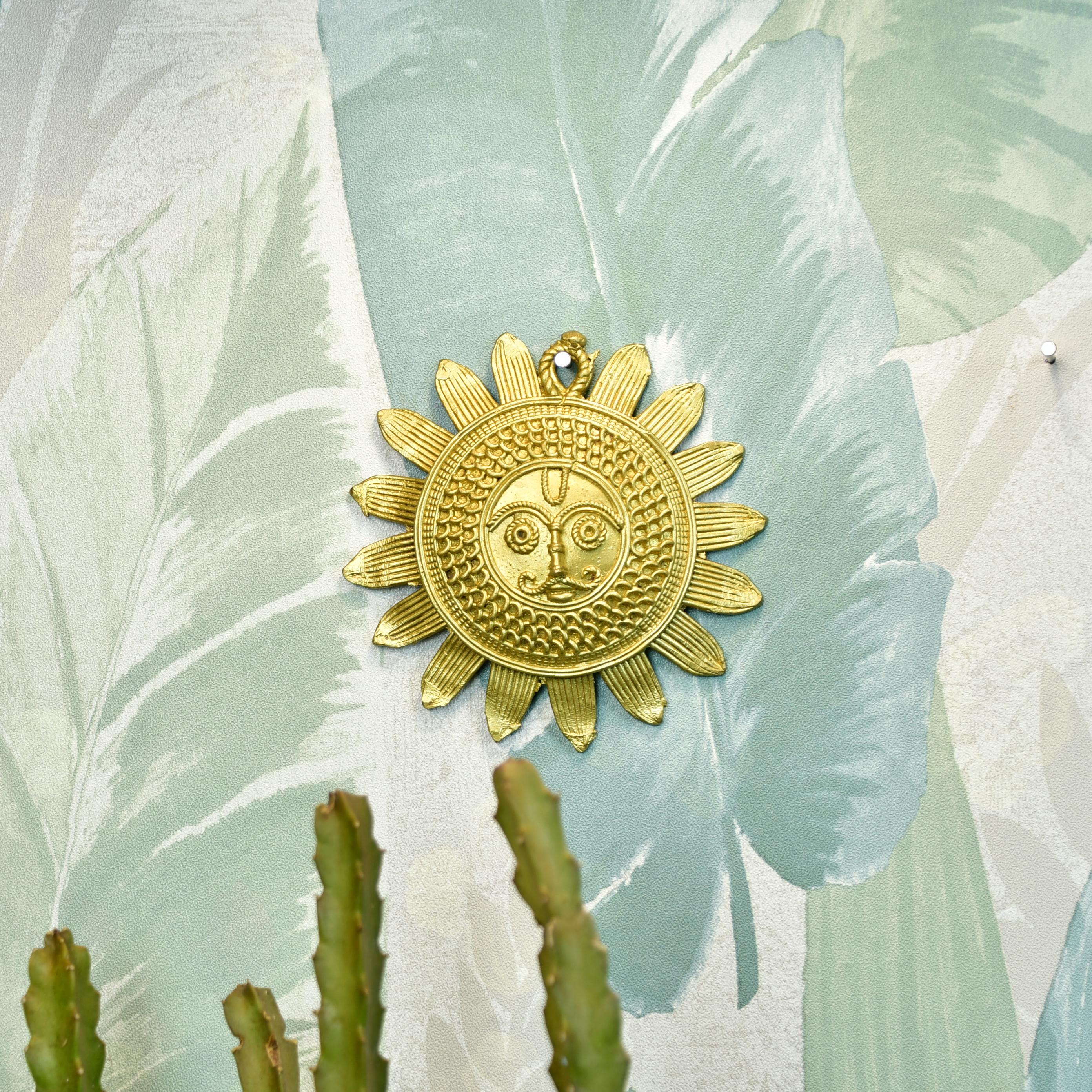 Dhokra Sunplate: Artisan Brass Tabletop Elegance for Home Decor