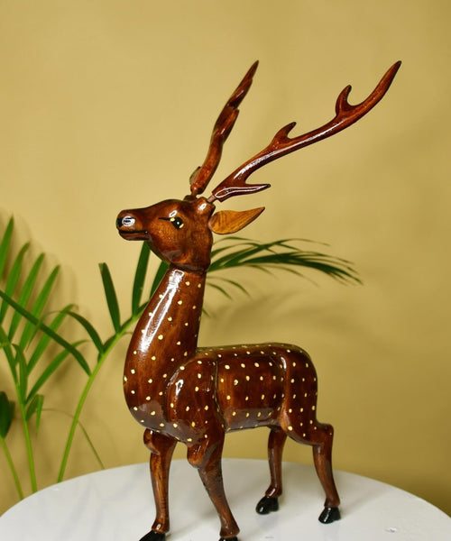 Artisan Wooden Deer Set: Exquisite Home Decor