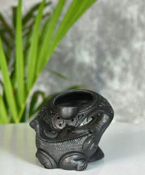 Captivating Black Terracotta Crocodile Ashtrey