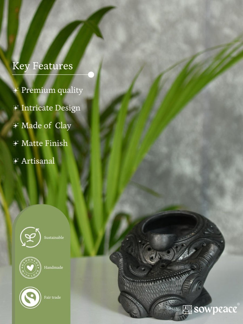 Captivating Black Terracotta Crocodile Ashtrey – view 6