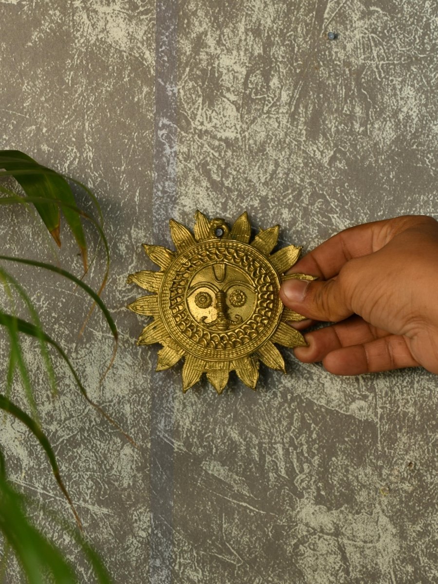 Dhokra Sunplate: Artisan Brass Tabletop Elegance for Home Decor - Sowpeace - Dhokra Sunplate: Artisan Brass Tabletop Elegance for Home Decor - Dok - DKS - BR - TT - Sowpeace