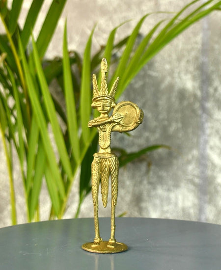 Dokra Drummer: Artisan Brass Tabletop Decor Masterpiece