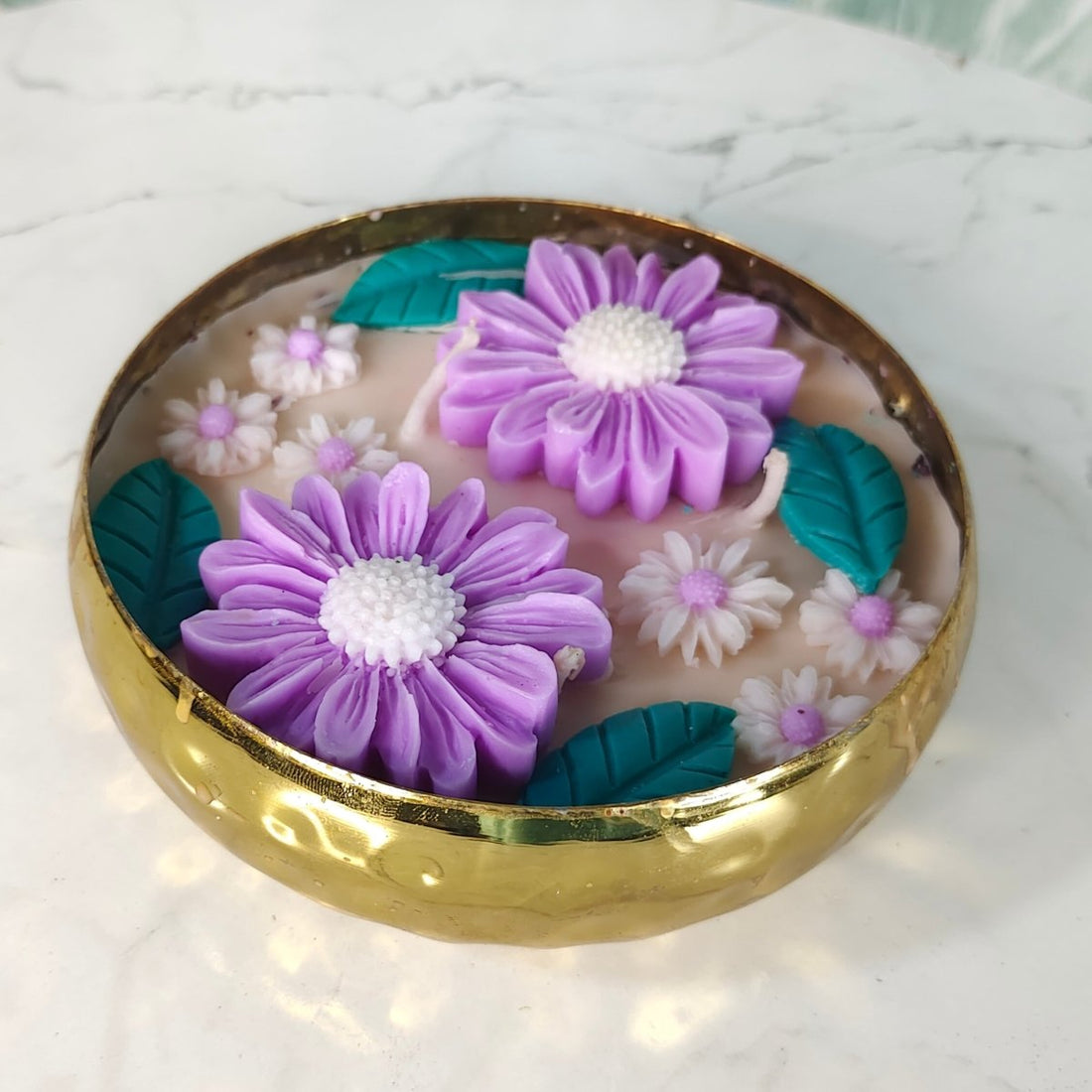 Handmade 12 cm Soy Wax Candle in Metal Pot – Multicolor Double Flowers, Yellow Center Accent - Sowpeace - 