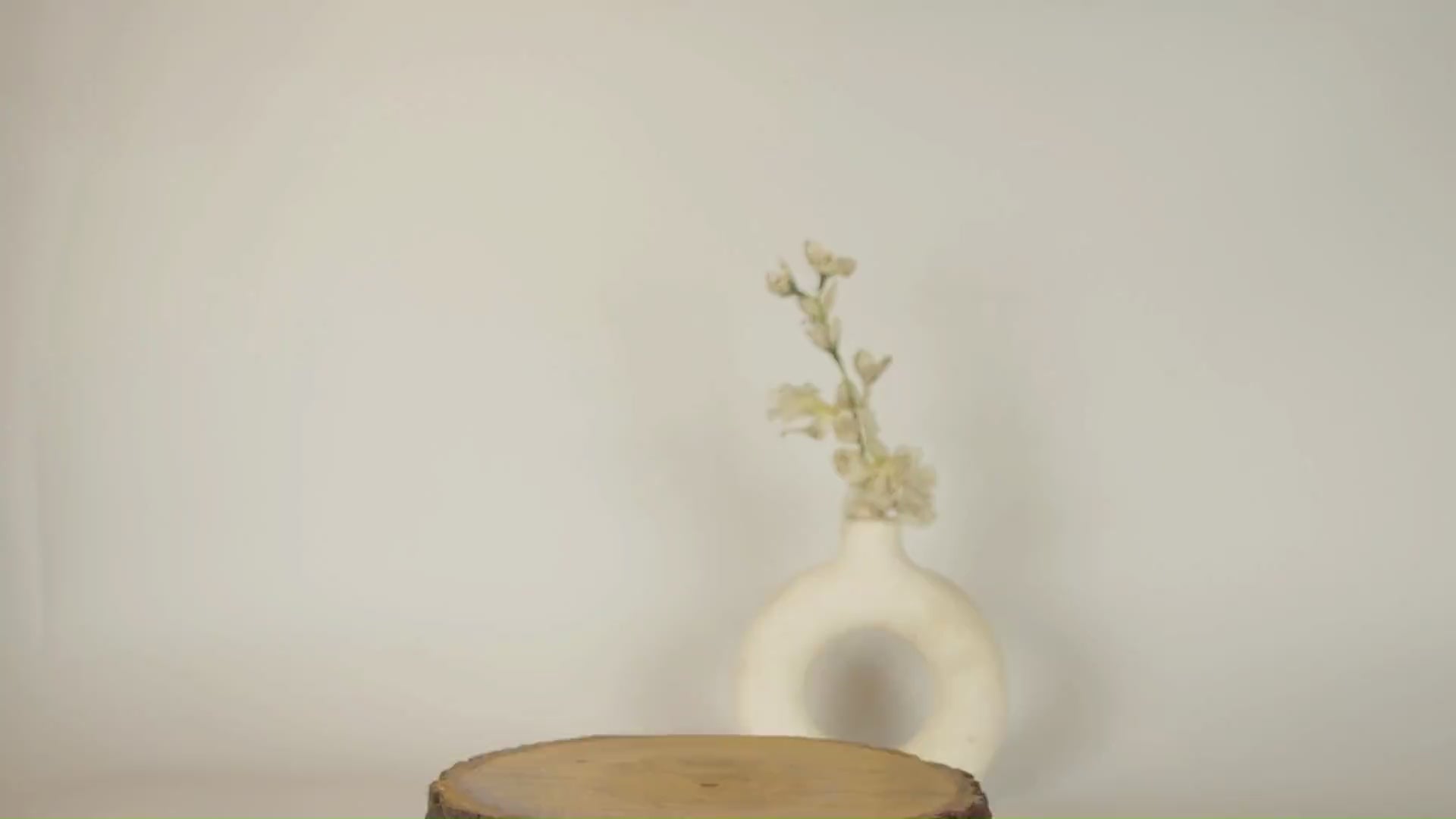 Wooden Radhe Krishna: Artisan Tabletop Decor