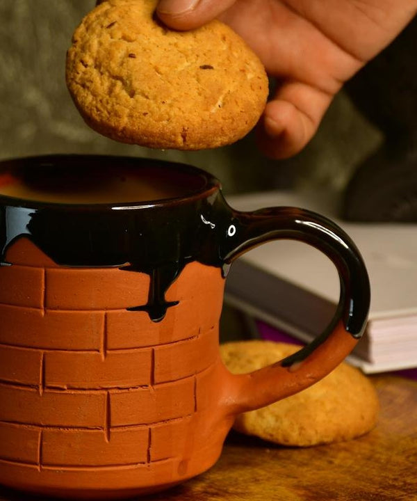 Sculpted Terracotta Coffee Mug: Stylish Functionality — image 2