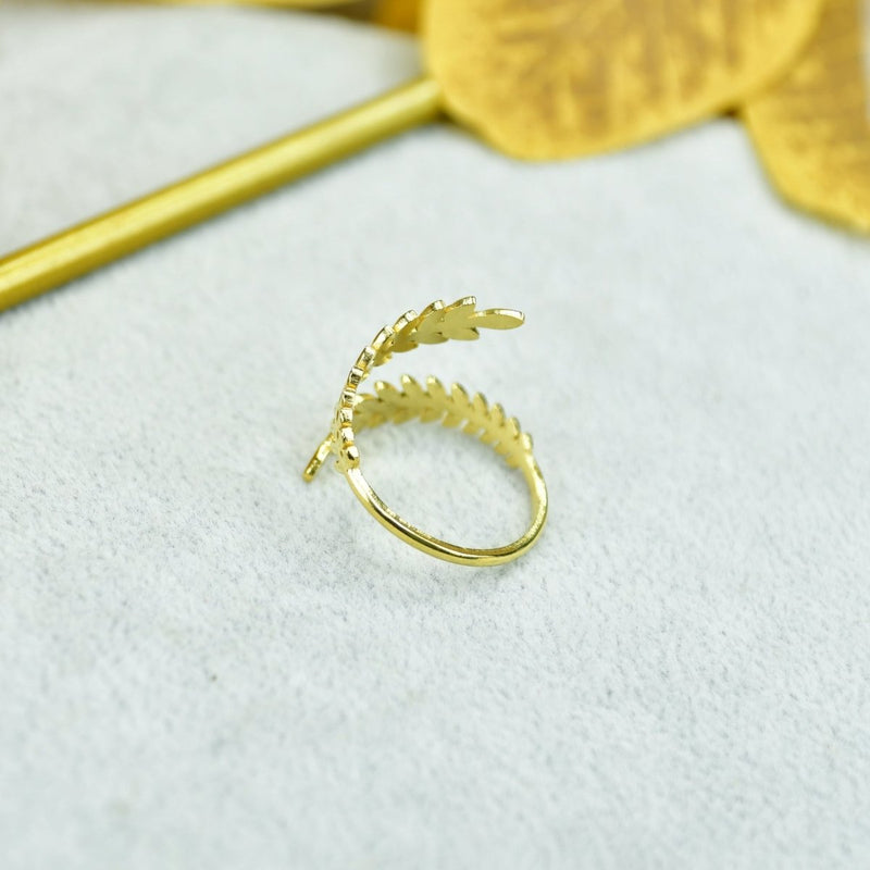 Sowpeace Gold Petal Line Ring Stainless Steel | Elegant One‑Size Adjustable Jewelry for Women & Men – view 2