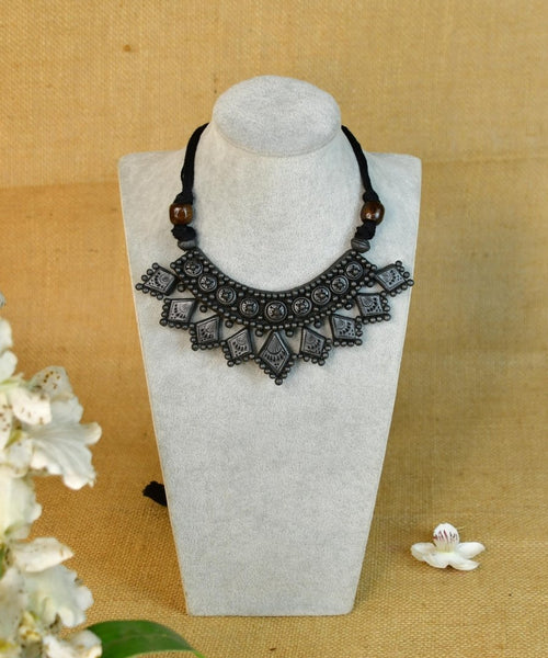 Sowpeace Handcrafted Terracotta Choker: Black with Kite Patterns