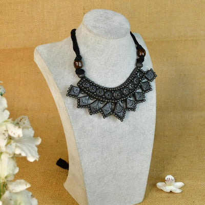 Sowpeace Handcrafted Terracotta Choker: Black with Kite Patterns