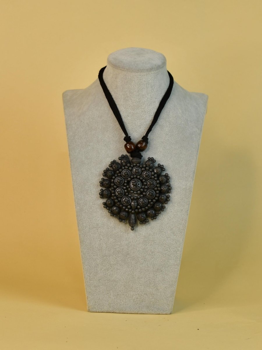 Sowpeace Handcrafted Terracotta Necklace: Black Pendant with Flower Design