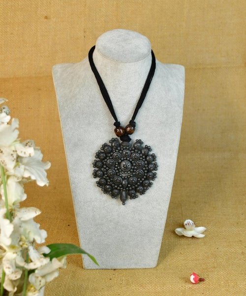 Sowpeace Handcrafted Terracotta Necklace: Black Pendant with Flower Design