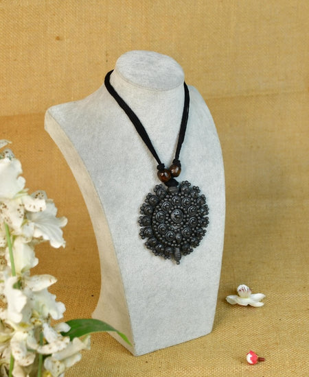 Sowpeace Handcrafted Terracotta Necklace: Black Pendant with Flower Design