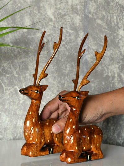 Sowpeace Pair of wooden sitting deer Artisan Decor