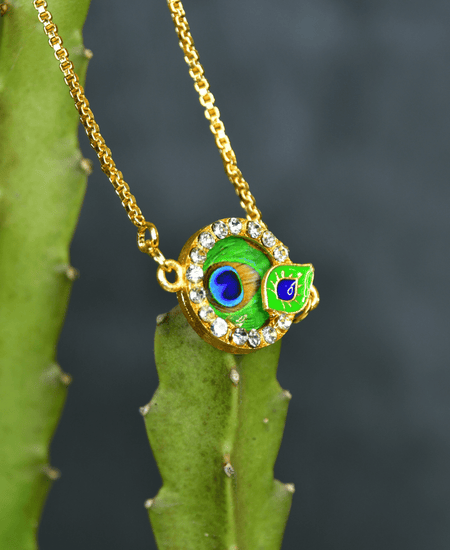 Sowpeace Peacock’s Secret Bracelet | Elegant Stainless Steel One‑Size Adjustable Jewelry for Women & Men