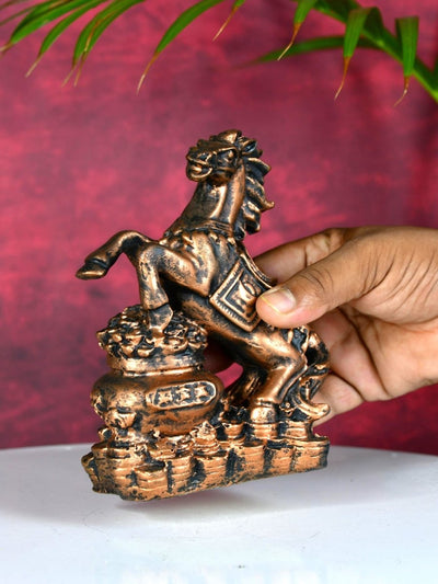 Sowpeace Resin Coin Horse Holder