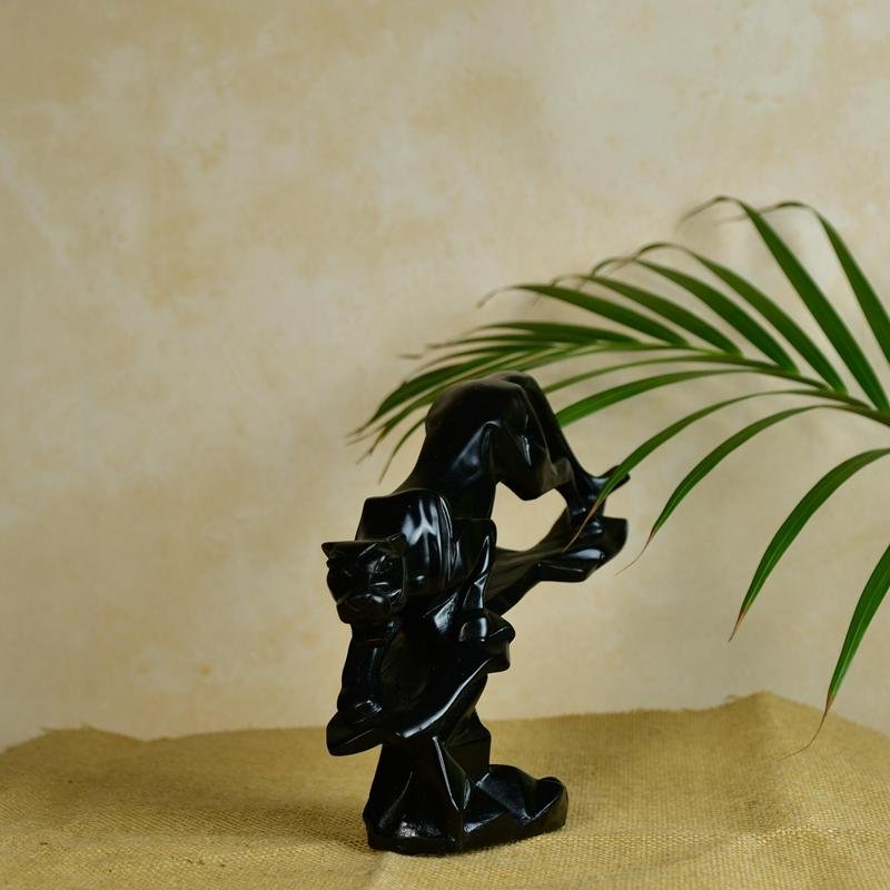 Sowpeace Resin Panther Statue – view 2