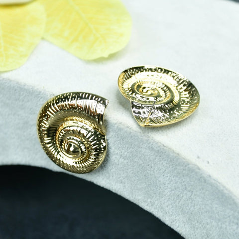Sowpeace Shell Gold Stainless Steel Earrings | Elegant One‑Size Lightweight Jewelry for Women & Daily Wear