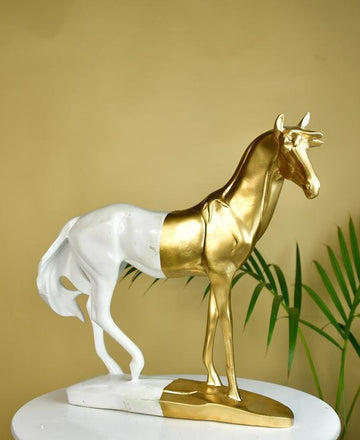 Sowpeace White Gold Stallion — alternate view