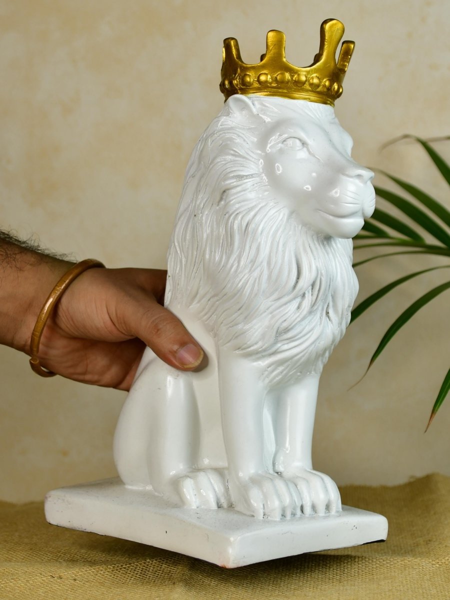 Sowpeace White Lion Showpiece