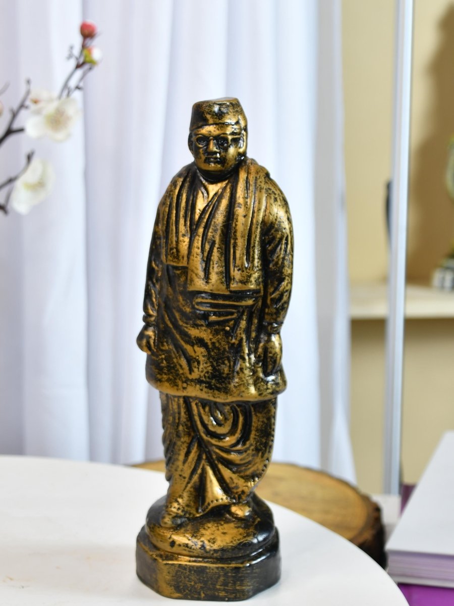 Terracotta Netaji Statue: Artisan-Made Tabletop Decor Masterpiece