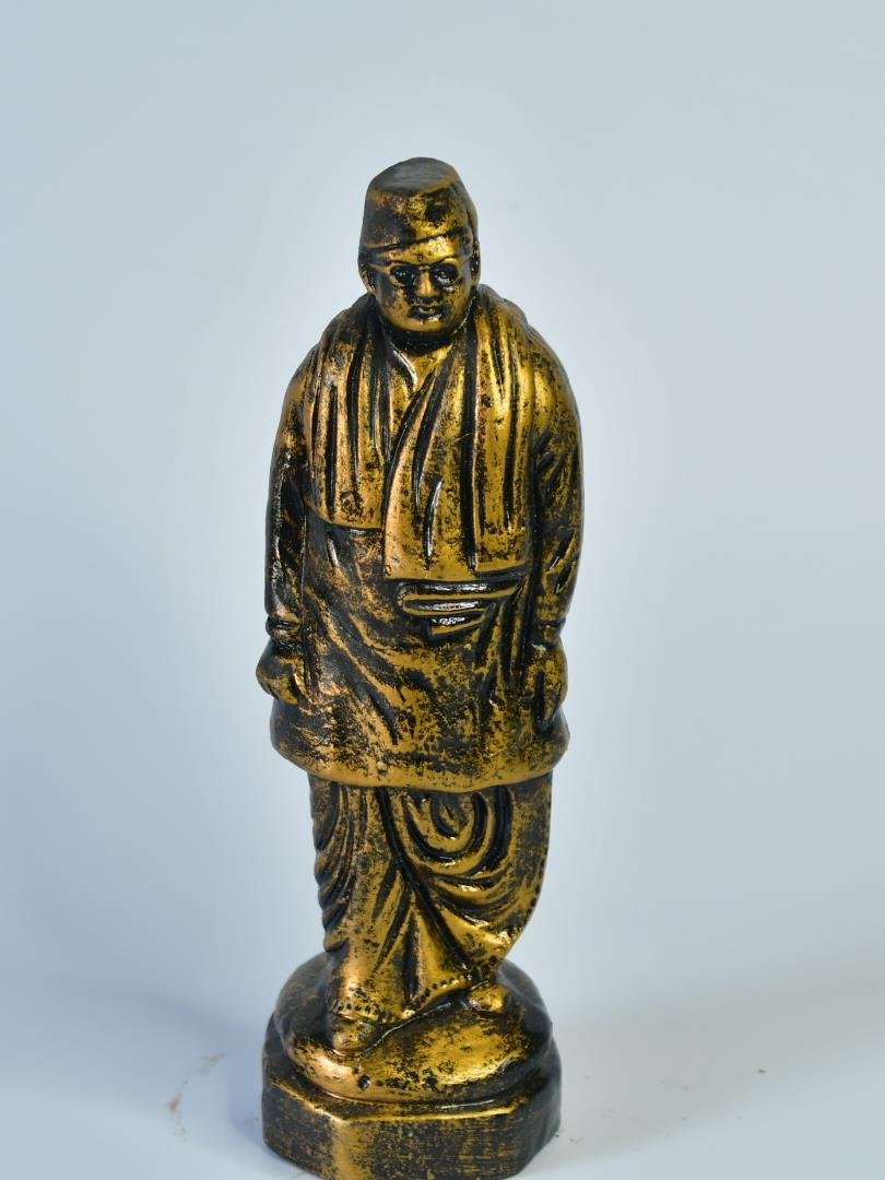 Terracotta Netaji Statue: Artisan-Made Tabletop Decor Masterpiece