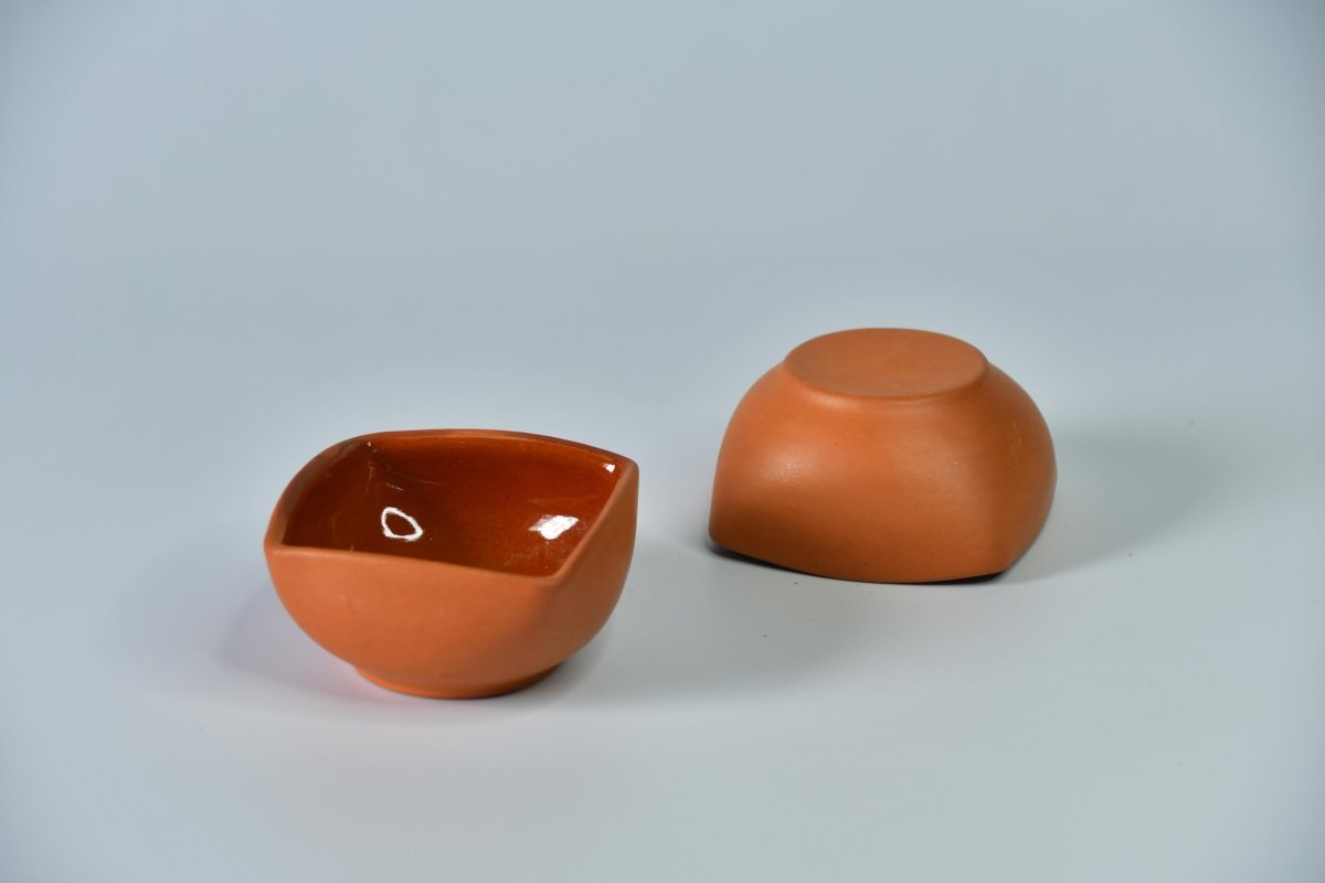 Terracotta Square Serving Bowl: Artistic Kitchen Elegance