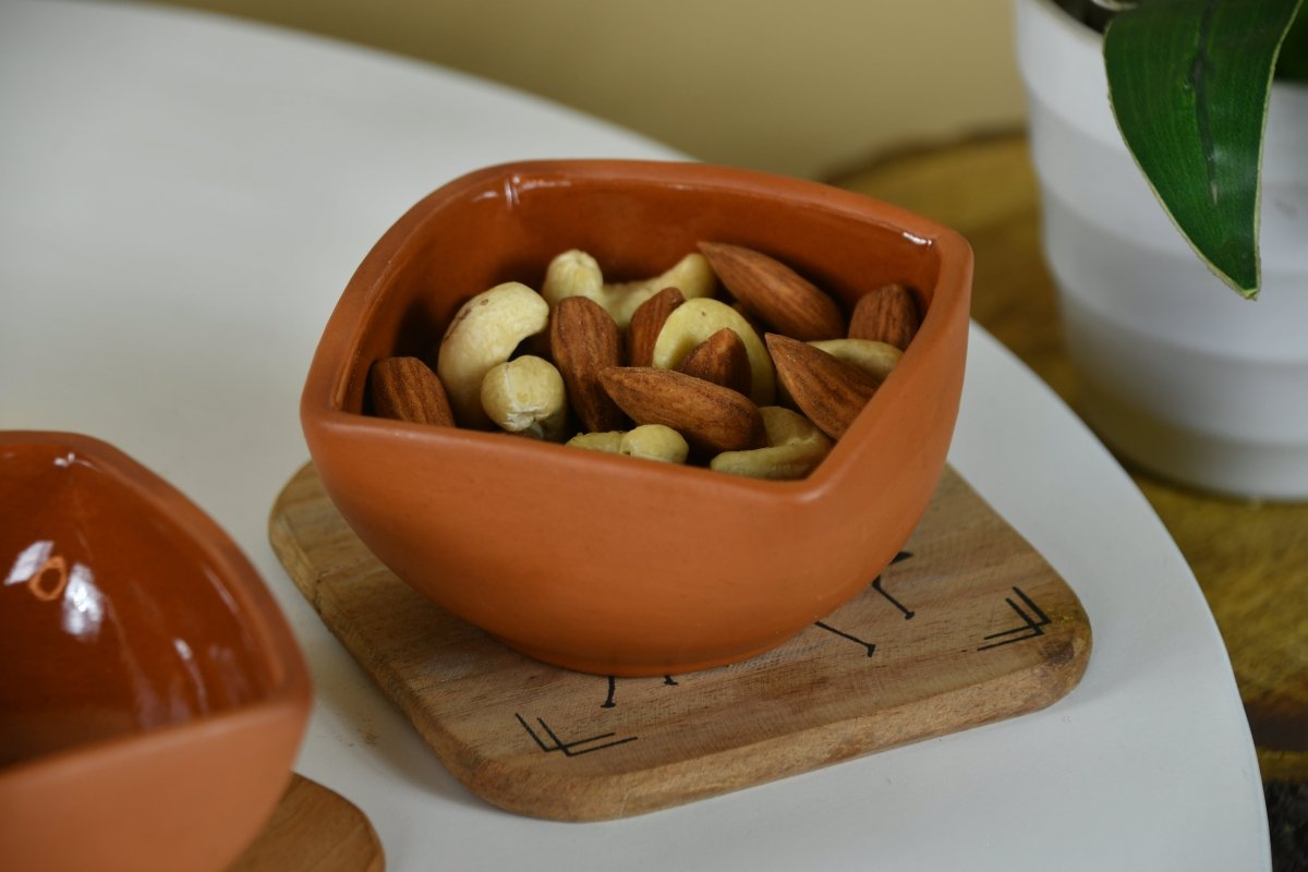 Terracotta Square Serving Bowl: Artistic Kitchen Elegance