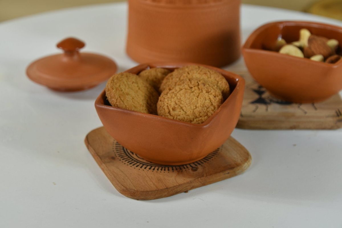 Terracotta Square Serving Bowl: Artistic Kitchen Elegance